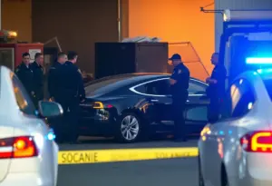 Police conducting investigation in Hollywood tow yard
